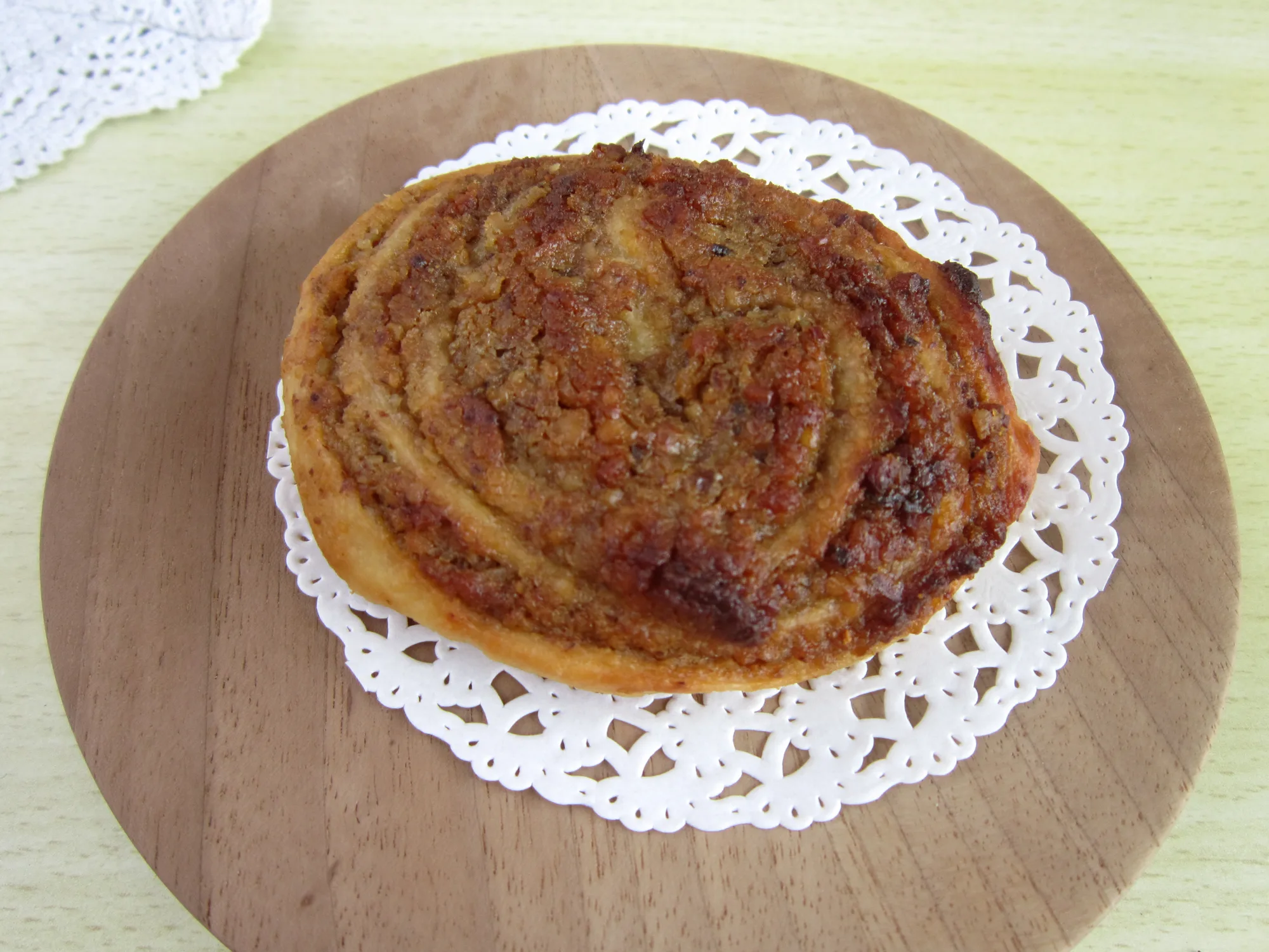 Sliced potica, the traditional Slovenian rolled nut cake, showing its single-swirl spiral
